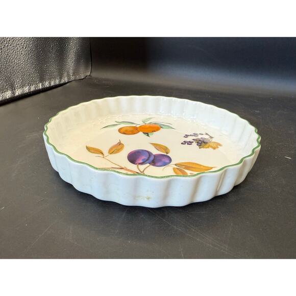 Royal Worcester Evesham flan dish - made in England -approx 9"diameter - Picture 3 of 7